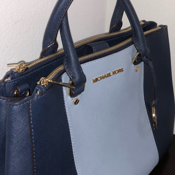 MICHEAL KORS BLUE TOTE BAG - Picture 3 of 5